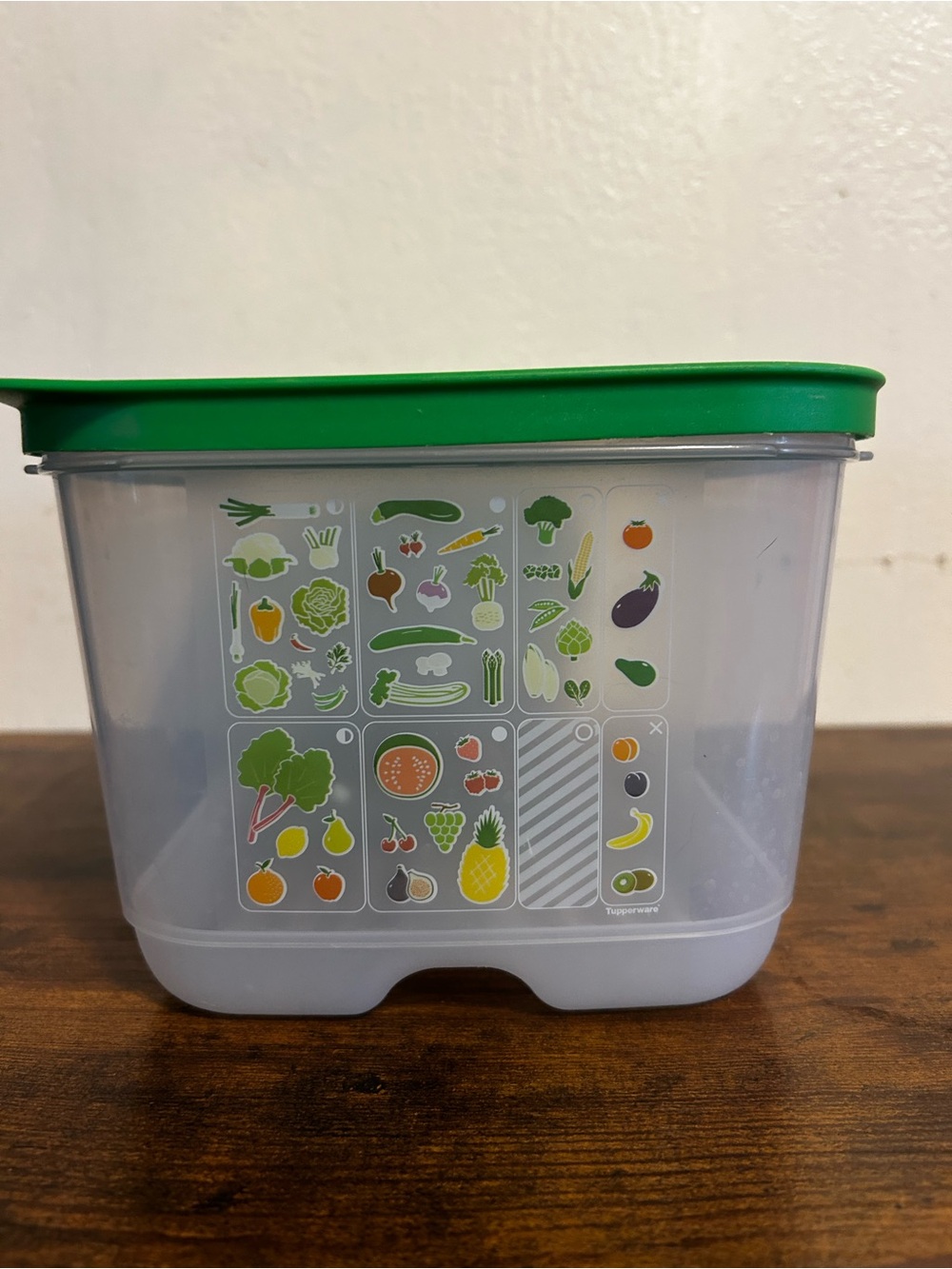 Tupperware FridgeSmart Medium Deep Container Produce Saver 4.4L 1.1 Gal - Picture 2 of 6